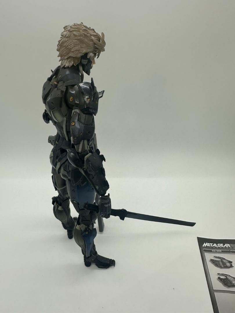 メタルギアソリッド 雷電 1/8　フィギュア