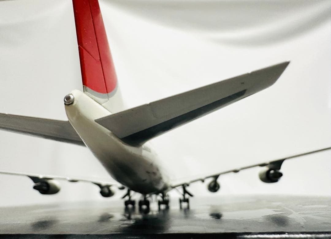 激レア 1/300 JAL 747-400 シリアル番号入りダイキャスト