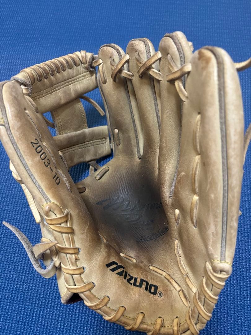 中日ドラゴンズ　宇野選手　サイン入りグローブ