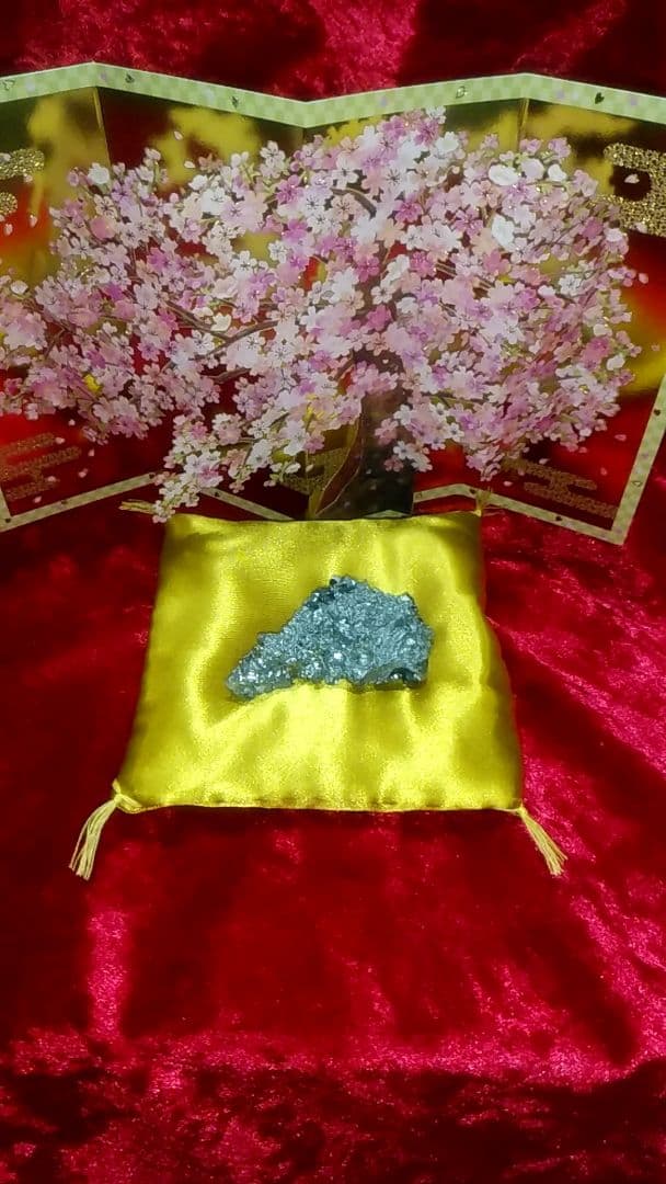 日刀保たたら/玉鋼(たまはがね)/日本刀原料/76グラム/ミニ座布団つき