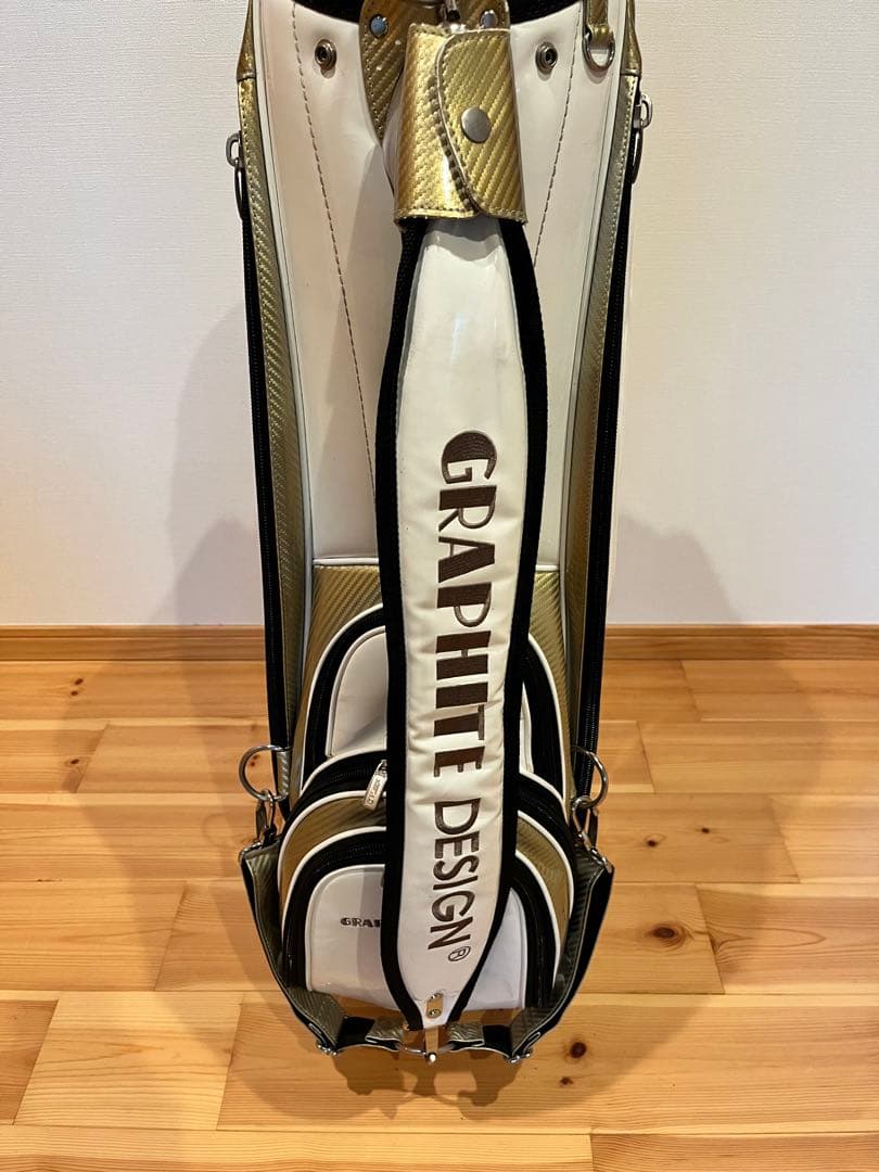 グラファイトデザイン キャディバッグ