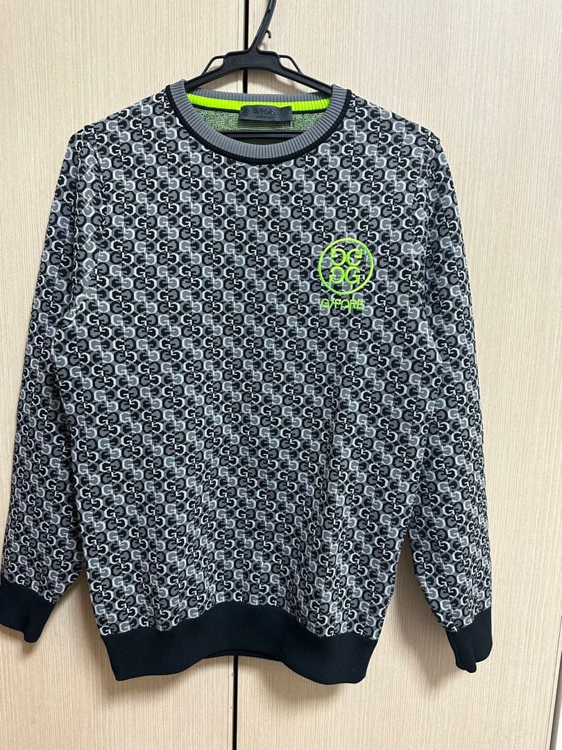 ジーフォア　ニット　Sサイズ