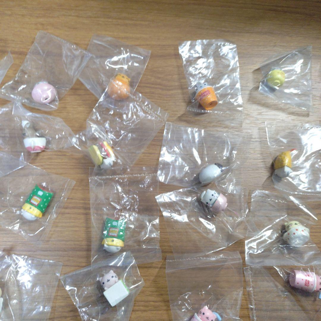 未開封　にゃんにゃんにゃんこ　ストラップ　32個セット