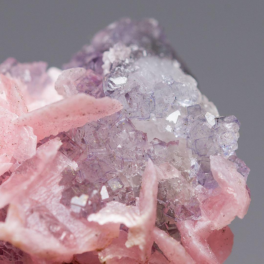 中国 ロードクロサイト フローライト 蛍石 天然石 原石 鉱物標本 鉱石 733