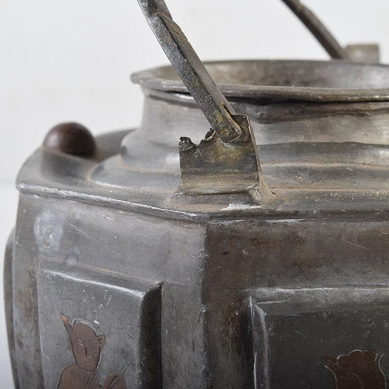 BLACK　中国　古錫　人物文　八角湯沸かし　急須　V　8087