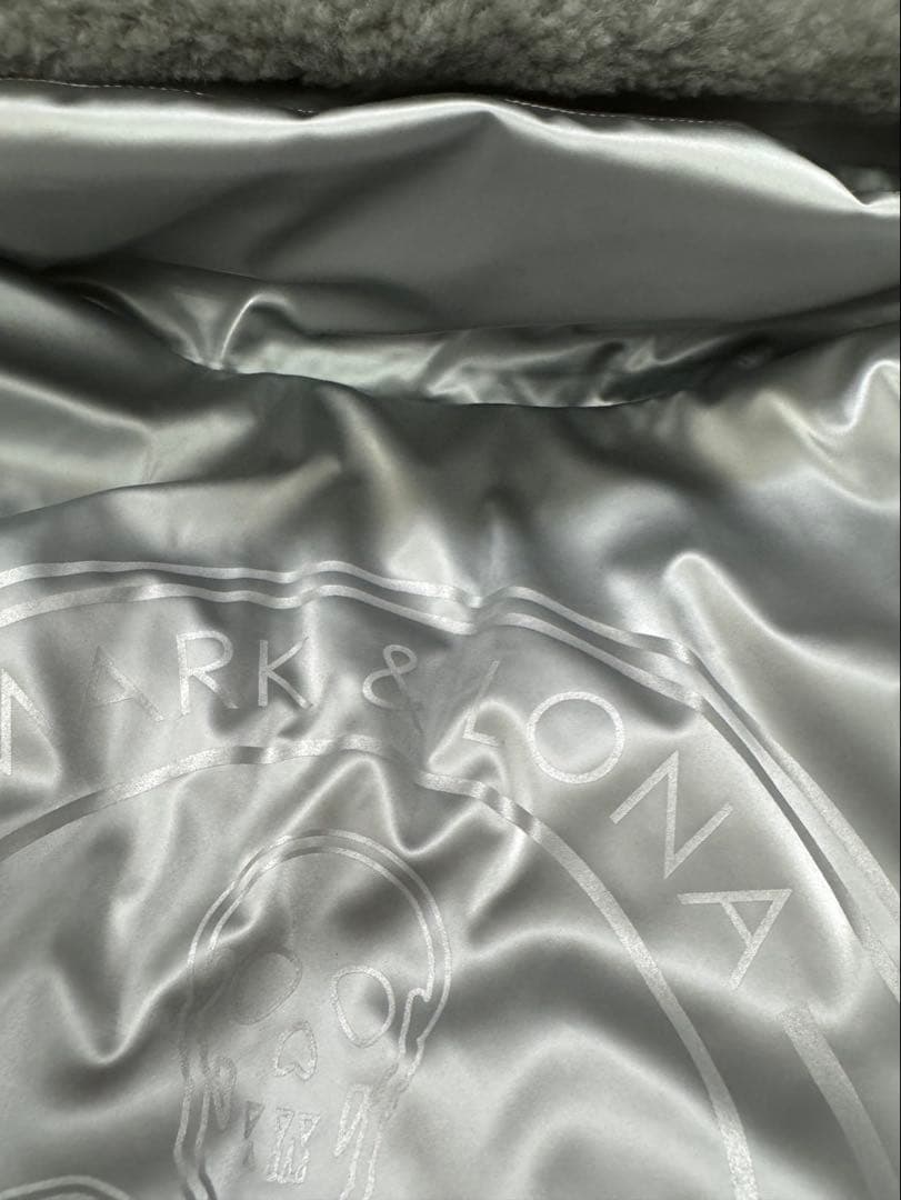 マークアンドロナ　ダウンベスト　シルバー　38 メンズS レディースM L 新品