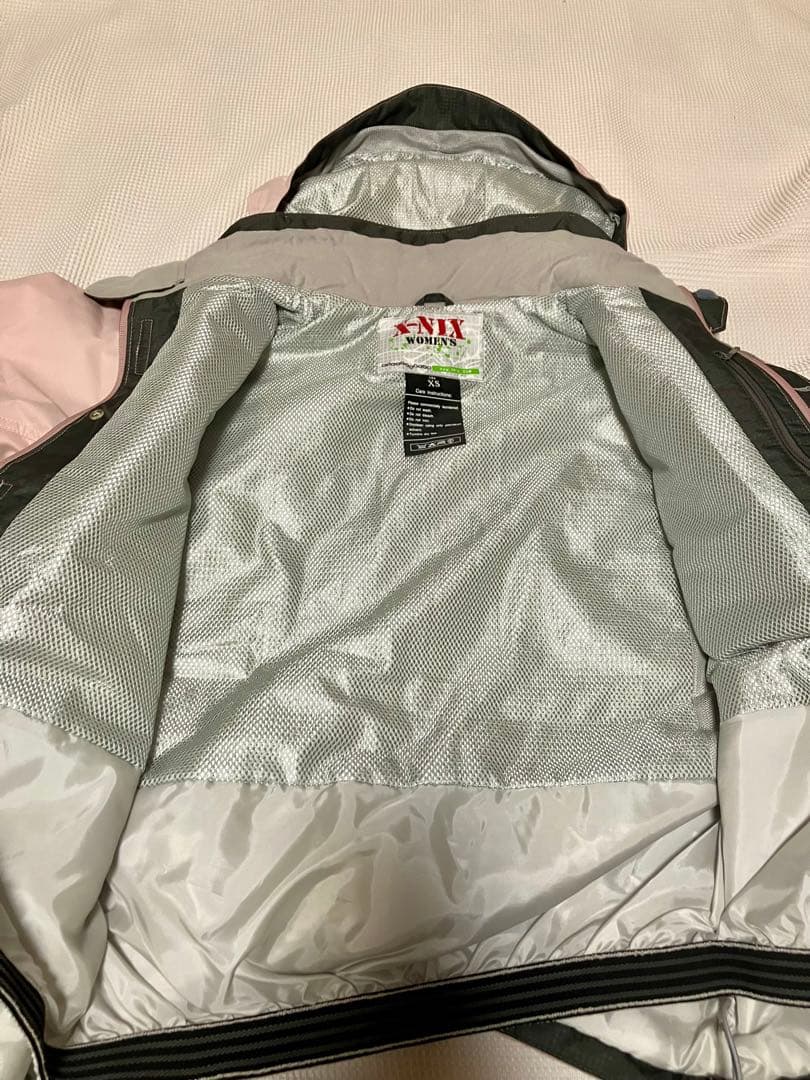【美品】X-niXスノーボードウェア 上下セット 1回のみ上XS下Sレディース