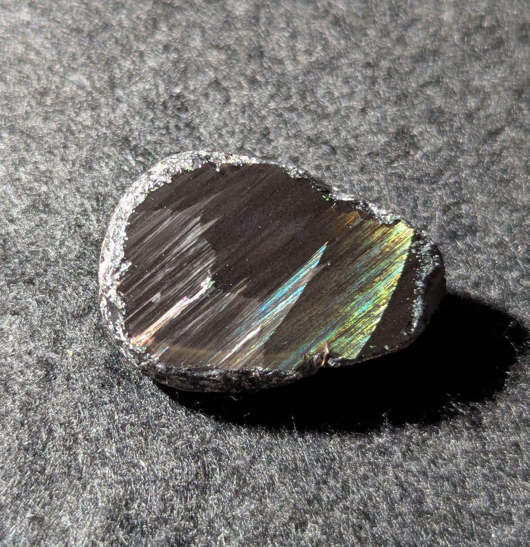 ※特級品【研磨品】十勝石玲瓏　北海道産レインボーオブシディアン　十勝石　玲瓏石