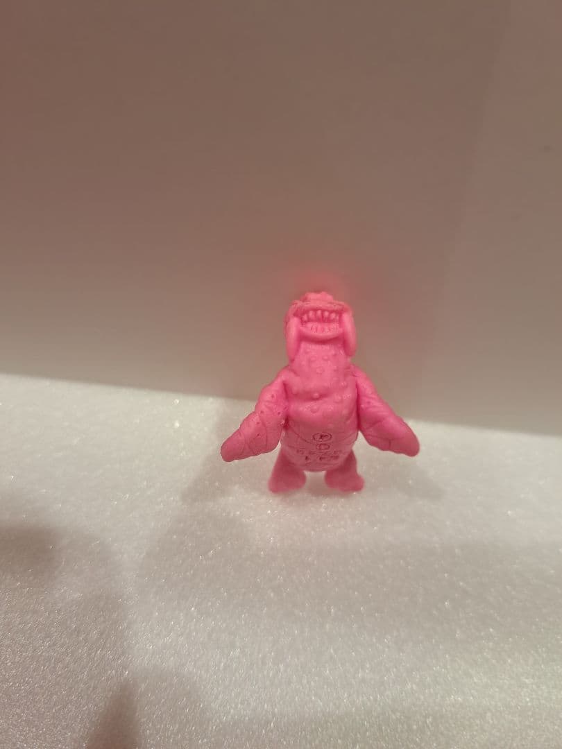 お*)様 「ウルトラQ」怪獣消しゴム「トドラ」