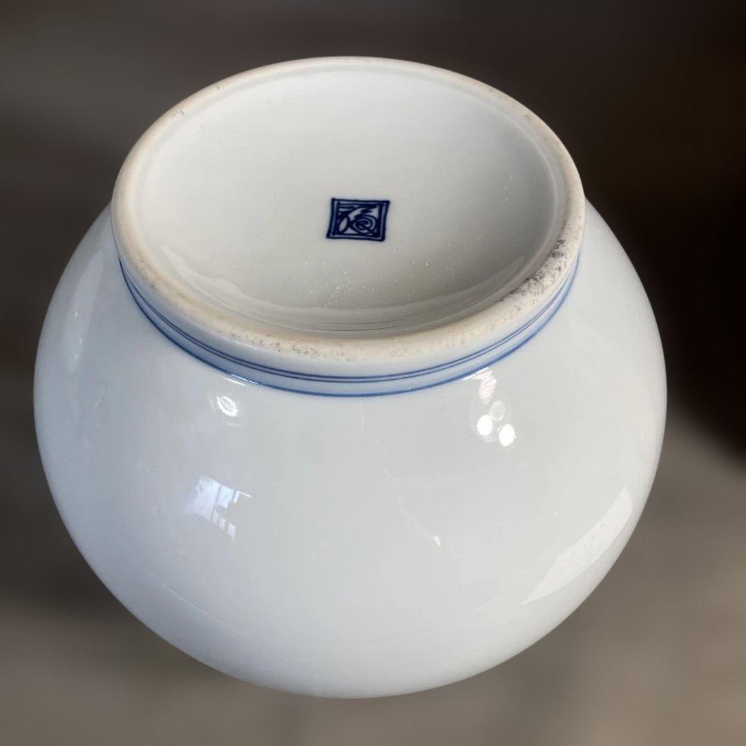 【柿右衛門】赤絵の伝統　日本の名窯　角福　柿右衛門作　錦岩柳小鳥文　花瓶