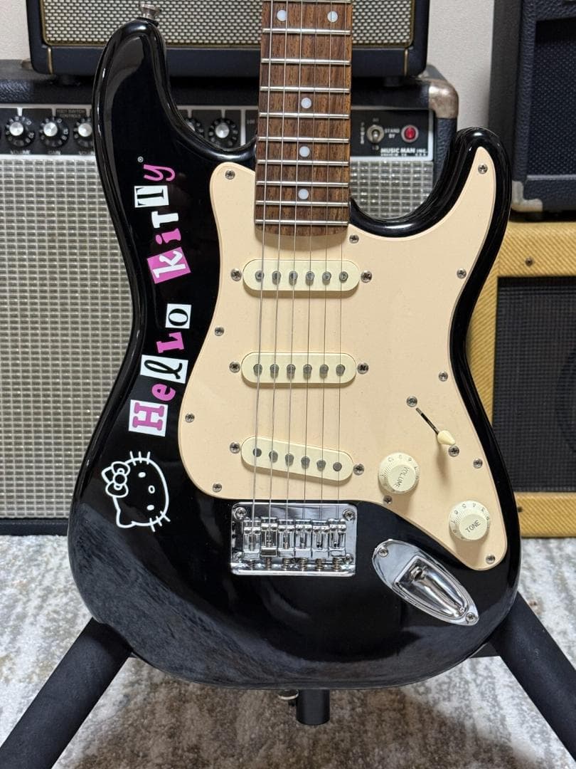 ギター Squier by Fender Hello Kitty Mini Strat