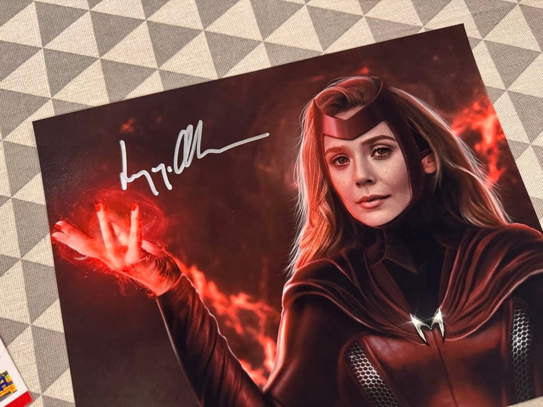 Elizabeth Olsen エリザベス オルセン 直筆サイン写真 PSA認証