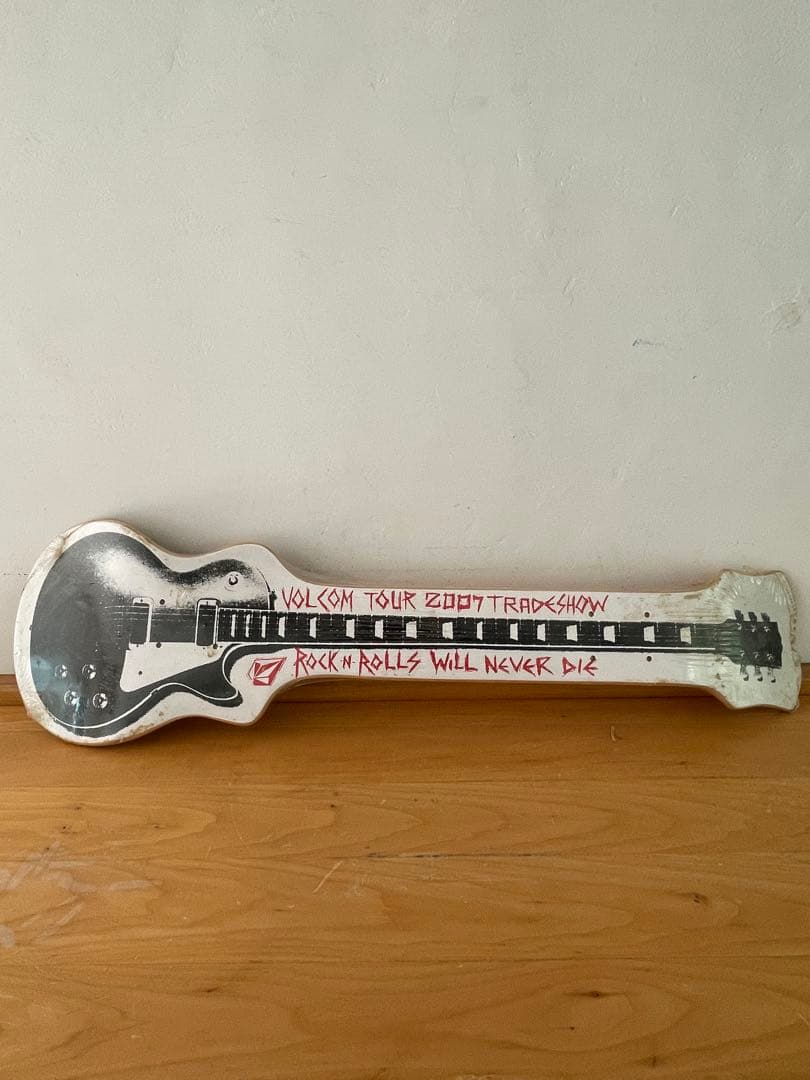 【非売品】VOLCOM ギター型デッキ