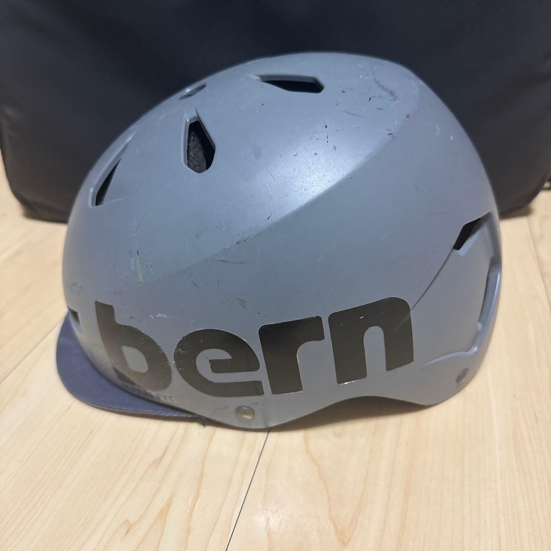 bernヘルメット