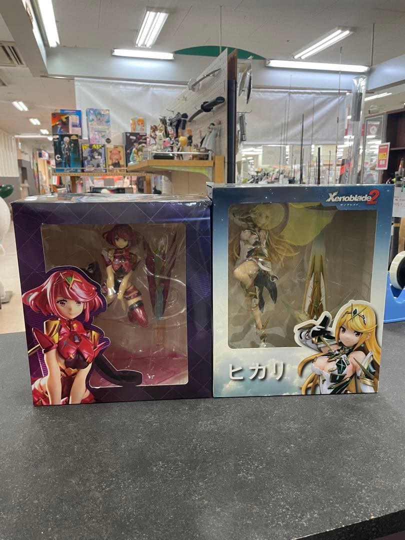 ゼノブレイド2 ヒカリ&ホムラ　フィギュア2体セット