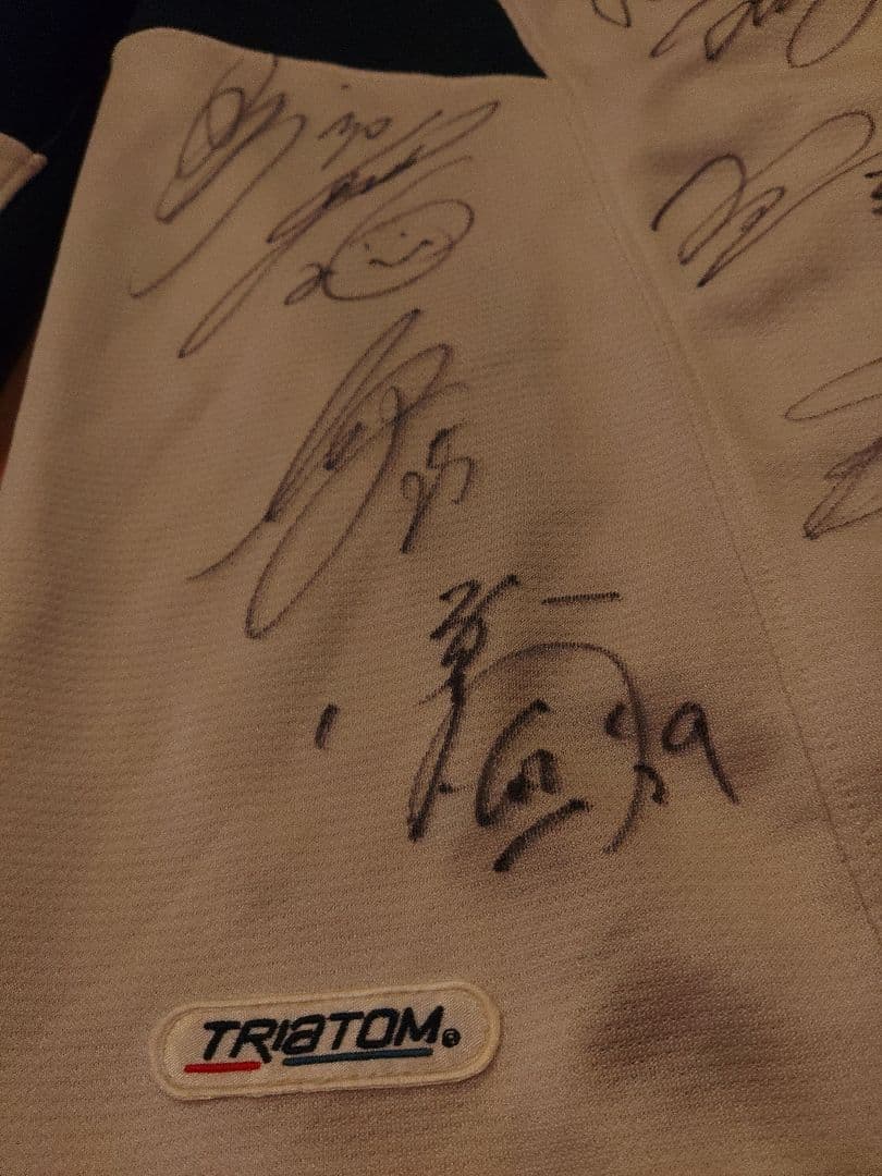 グランパスGKユニフォームマルチサイン入りSAMPLEユニフォーム