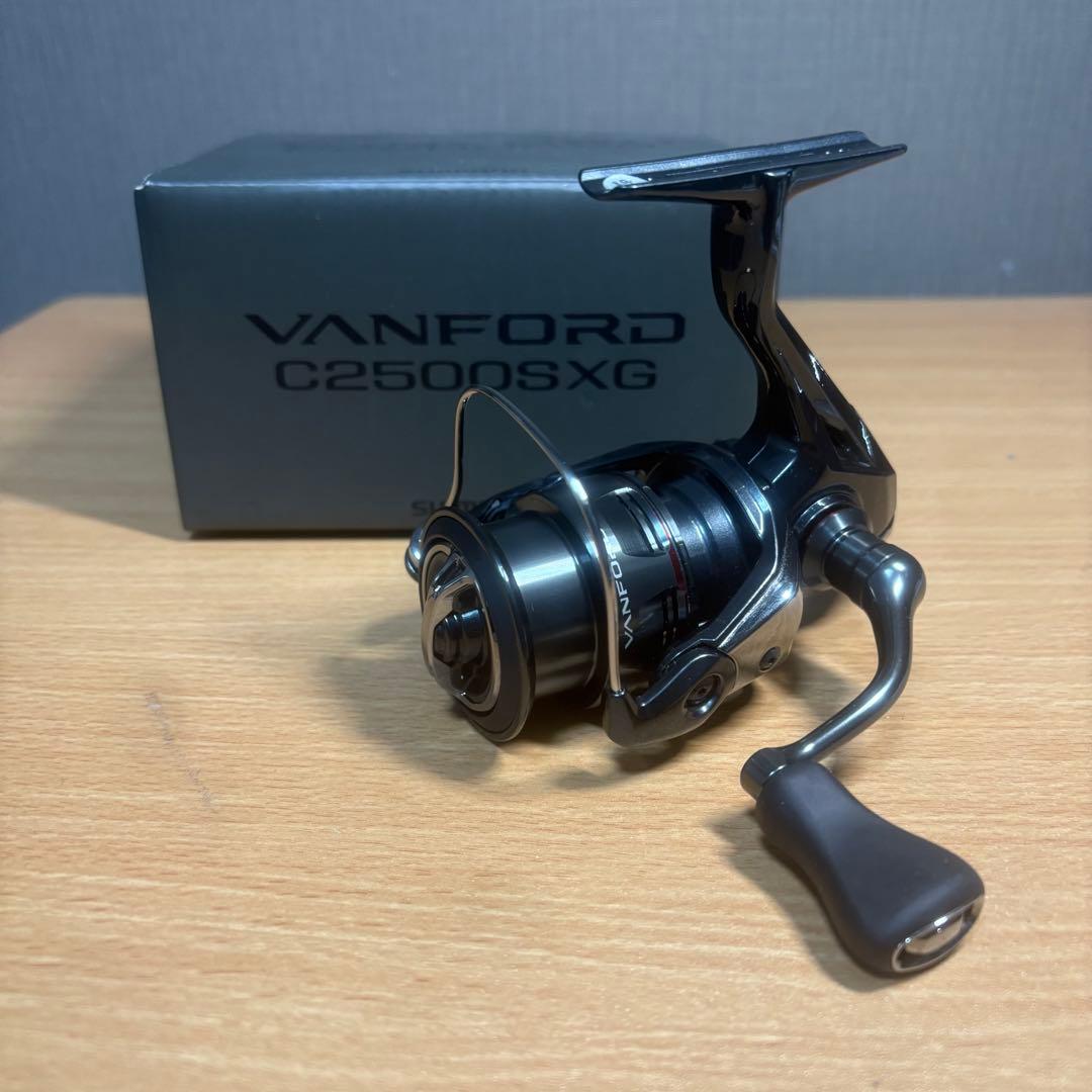 SHIMANO 24ヴァンフォードC2500XG【美品】