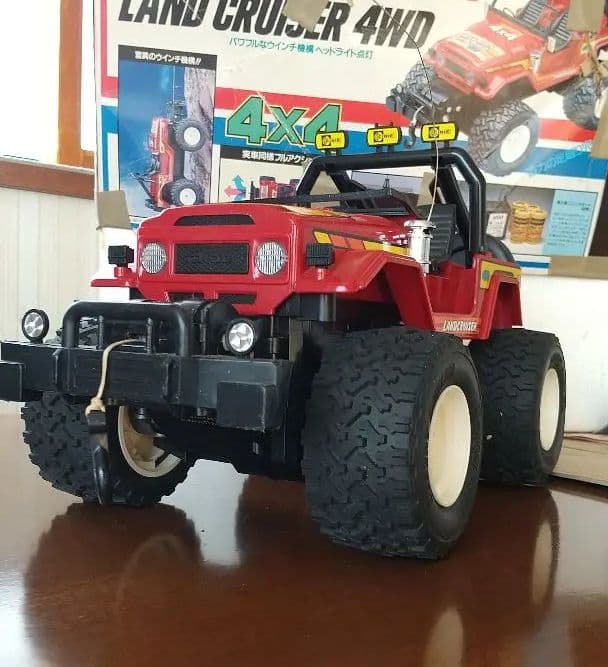 旧車ワイルドウインチ　ランドクルーザー4WD1/16