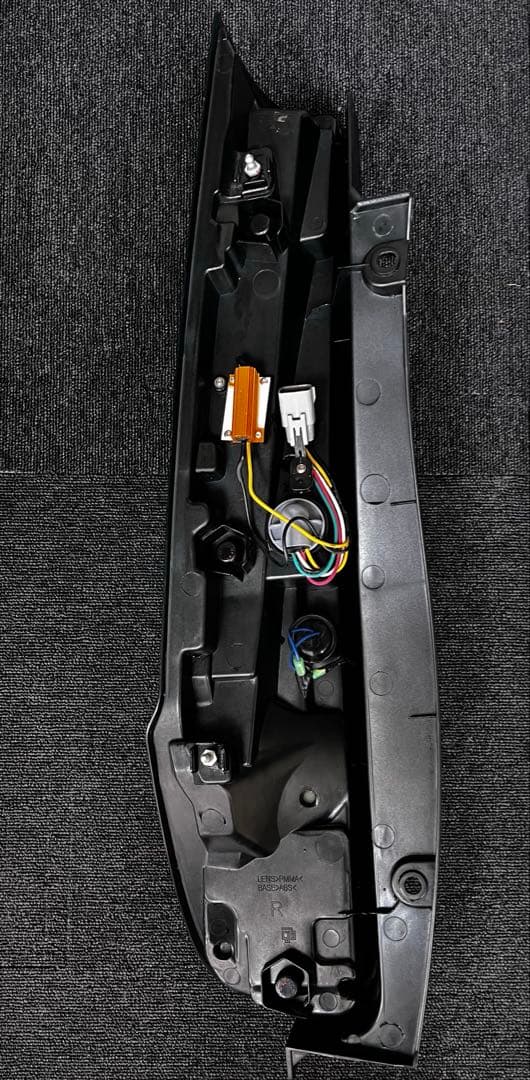 ダズフェローズ LEDテールランプ ヴォクシー80 ブラックスモーク