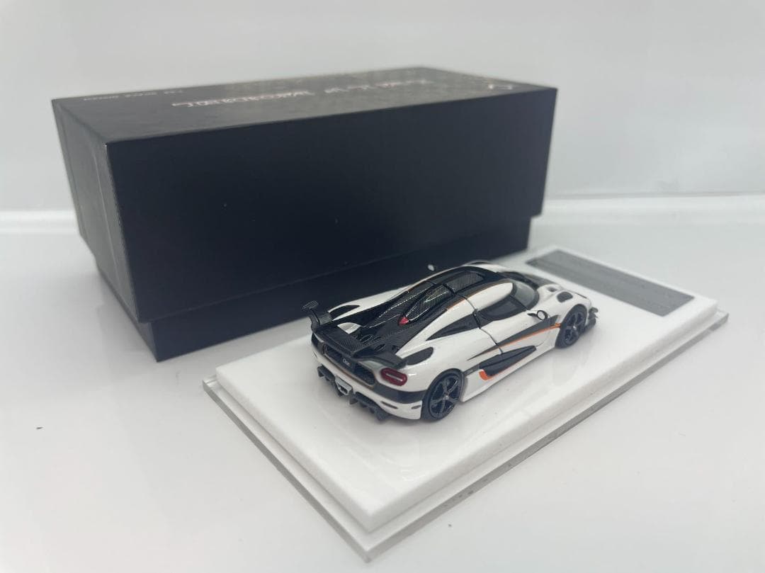 9L-012 LMLF MODEL 1/64 ケーニグセグ ONE:1