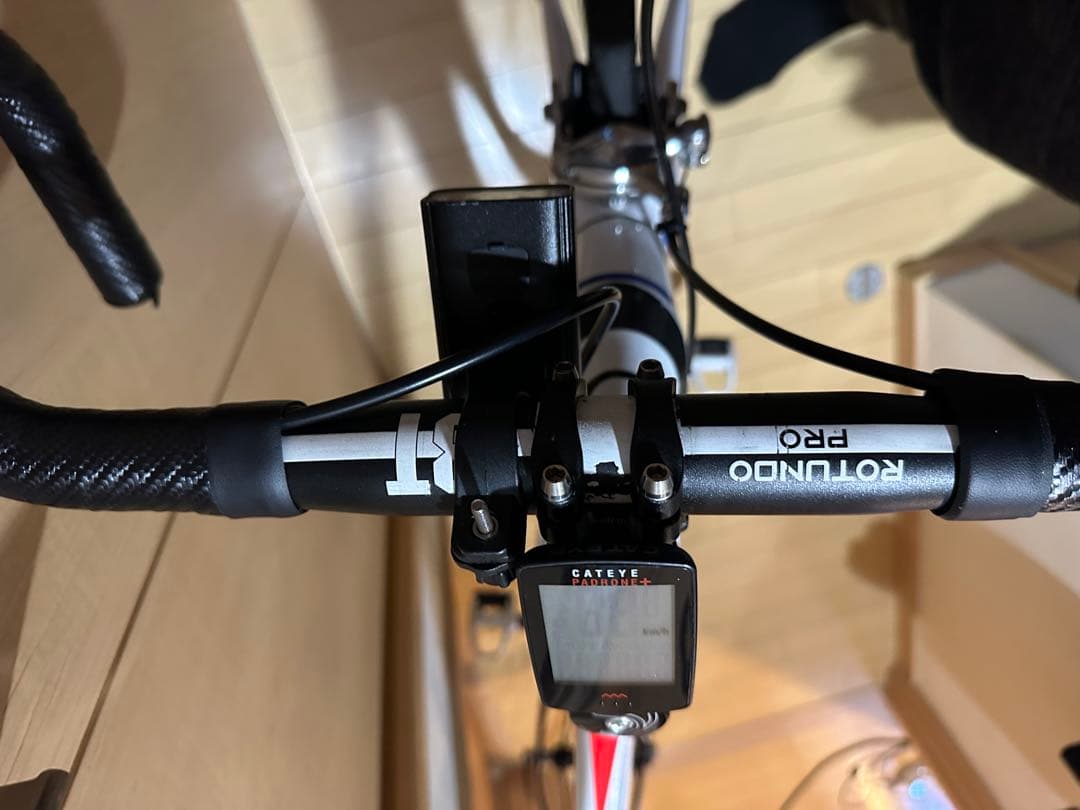 超美品　フルカーボン　ロードバイク　新品パーツ多数　エアロ