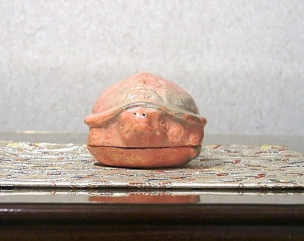 楽焼　常盤焼　栗田菊次郎 作　亀　香合　無傷　共箱　保証。