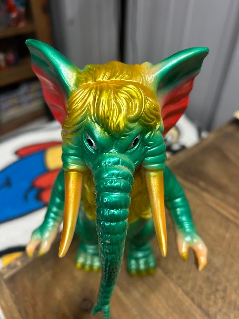 ブルマァク　怪獣シリーズ　タイガン　フィギュア　ソフビ　墓場の画廊