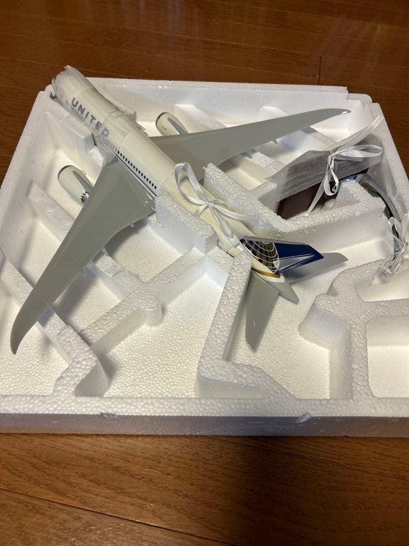 【新品】ユナイテッド航空 B787 (1:150) モデル