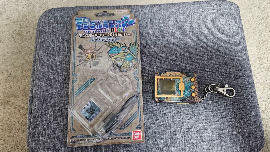 デジモンカラー　モンハン20thバージョン　ジンオウガ カラー