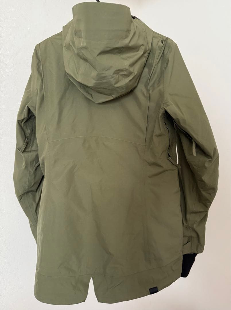 【新品・未使用品】GORE-TEXジャケット　 レディーズLサイズ