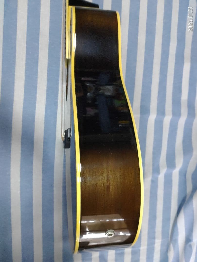 90年代のMorrisの上質エレアコースティックギターRumbler MR-1