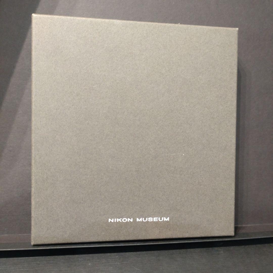 品川のニコンミユジアム限定　Nikon F マウントアクリル展示用スタンド