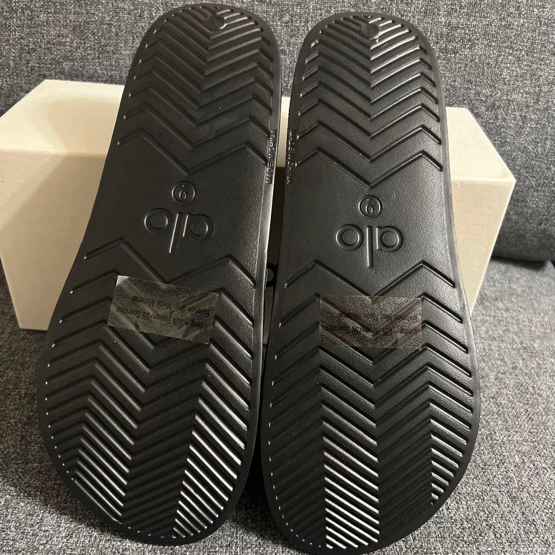 【新品・未使用】alo yogaサンダル