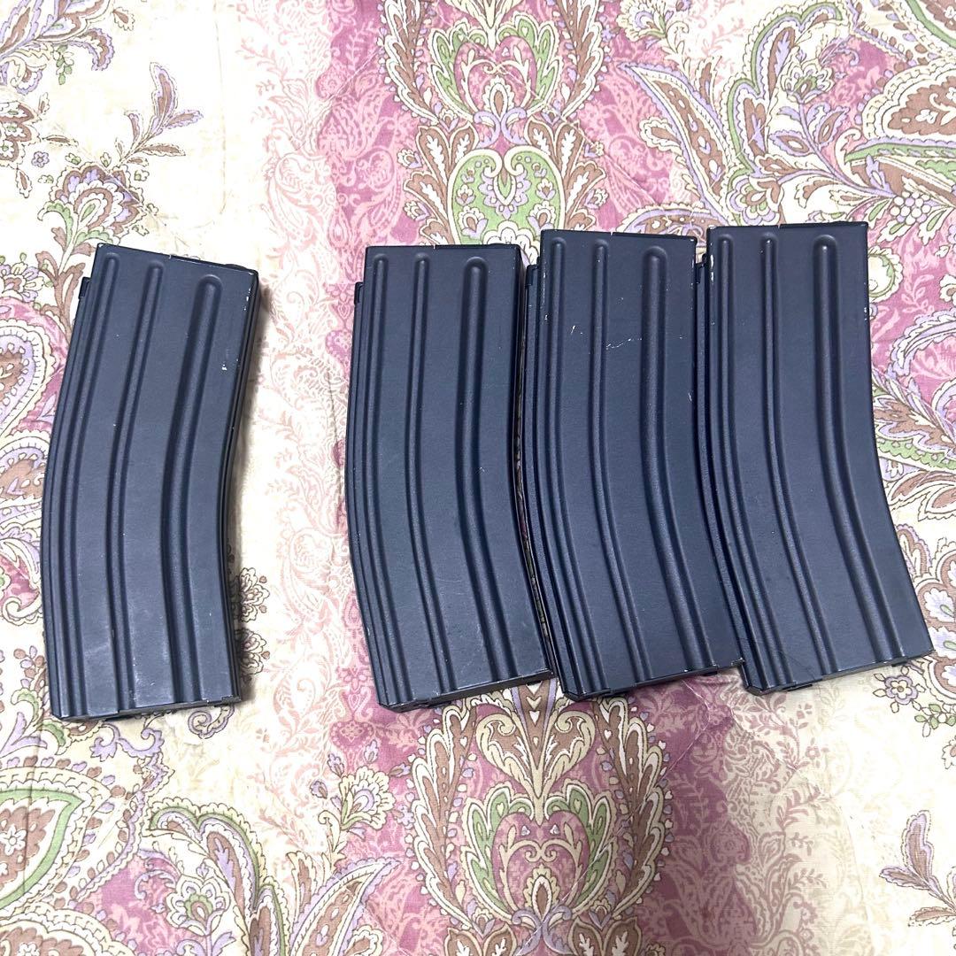 次世代電動ガン SOPMOD M4 マガジン4本・リポバッテリー・変換アダプタ付