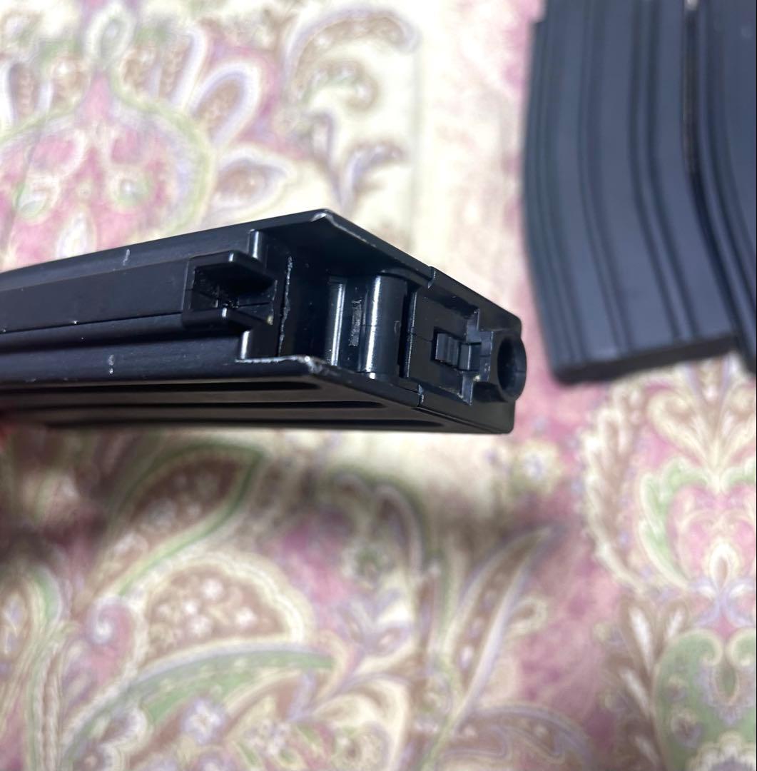 次世代電動ガン SOPMOD M4 マガジン4本・リポバッテリー・変換アダプタ付