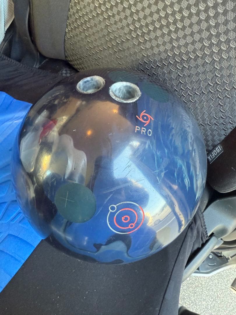 ION PRO ボウリングボール 15ポンド