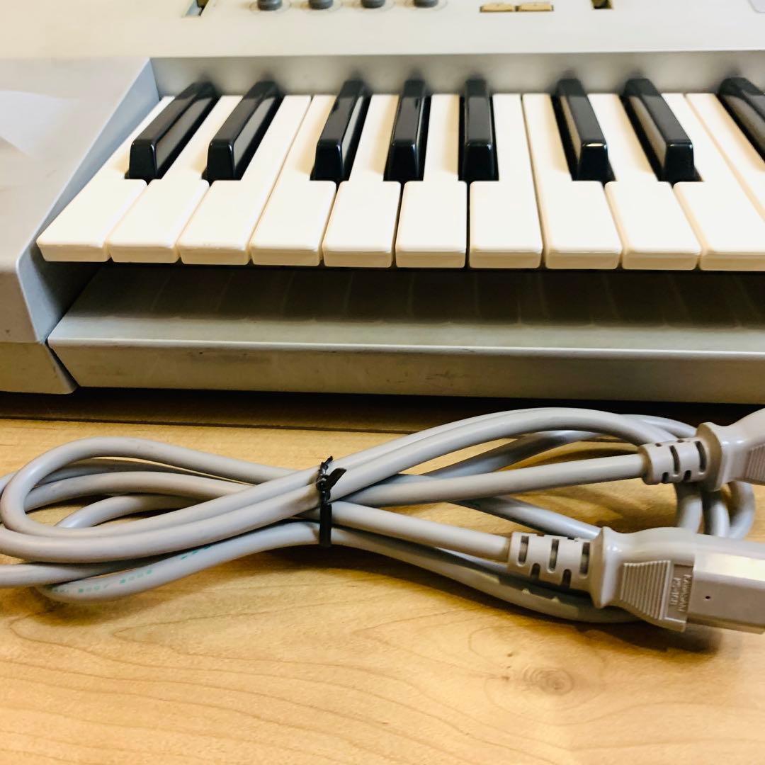 KORG TRITON シンセサイザー 61鍵 ジャンク 電源不良 送料無料