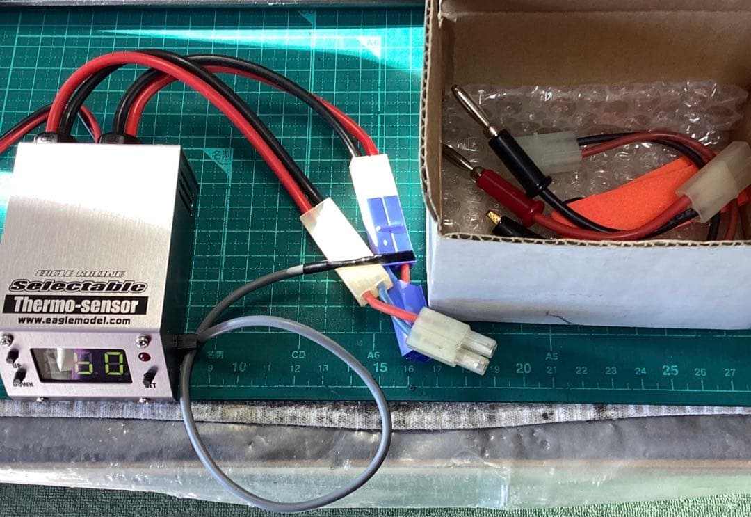 TRINITY タイヤウォーマー＆サーモセンサー（コントローラー）付き