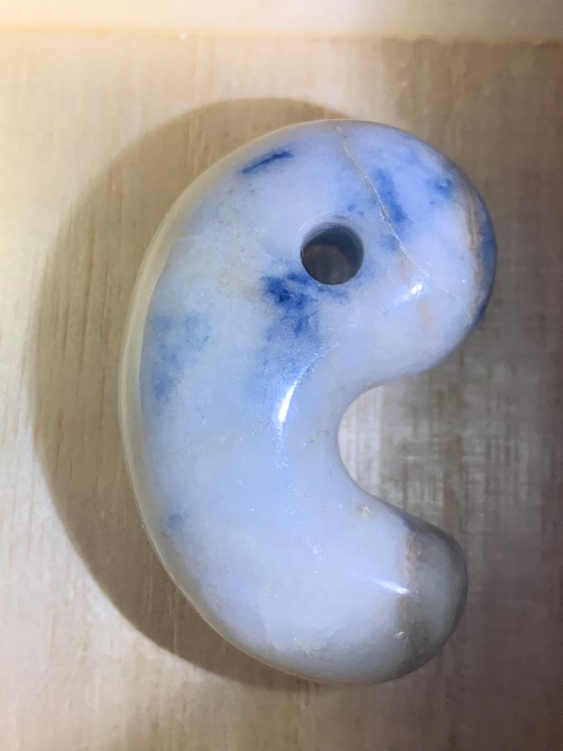 最上級　茄子紺　入りコン沢青翡翠　勾玉　糸魚川翡翠　コン沢勾玉　ひすい　ヒスイ