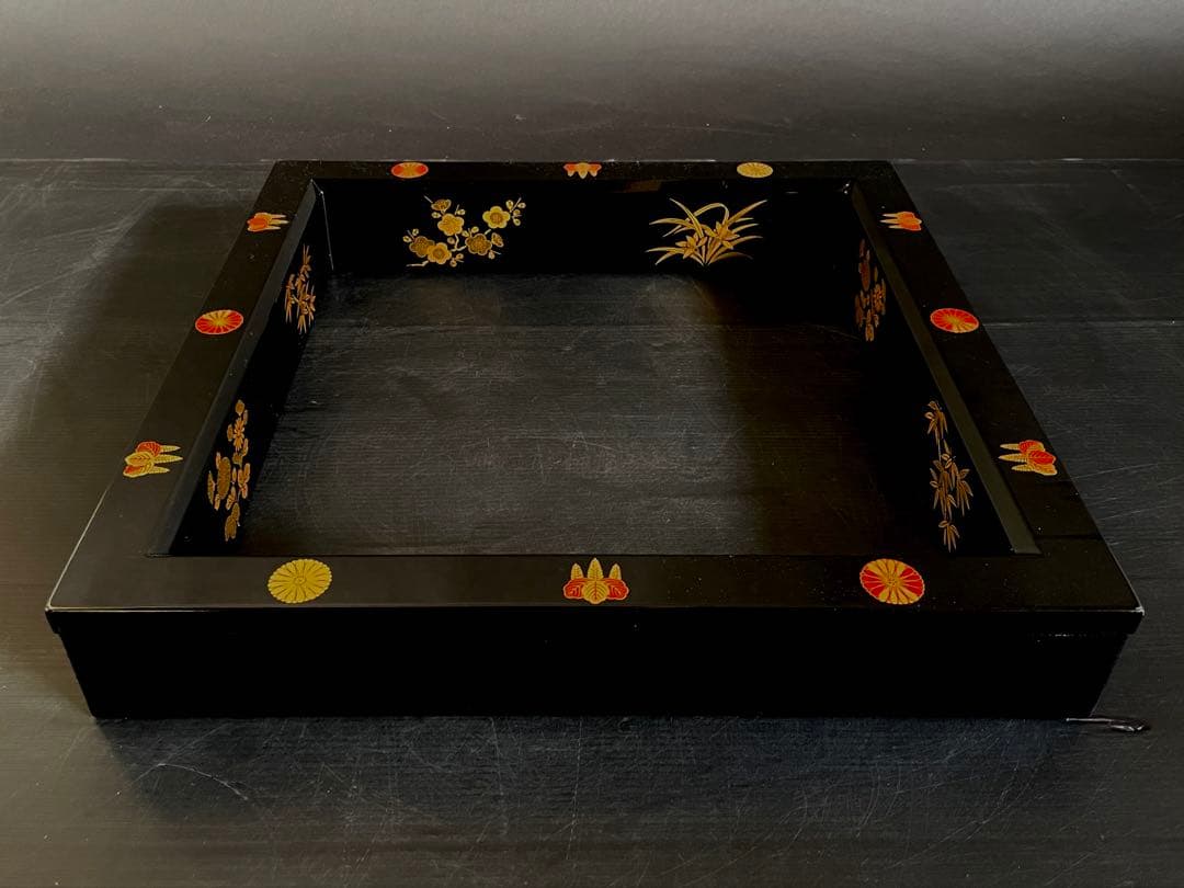 「母」 菊桐四君子蒔絵 炉縁 寿峰 共箱 茶道具 （113A①）