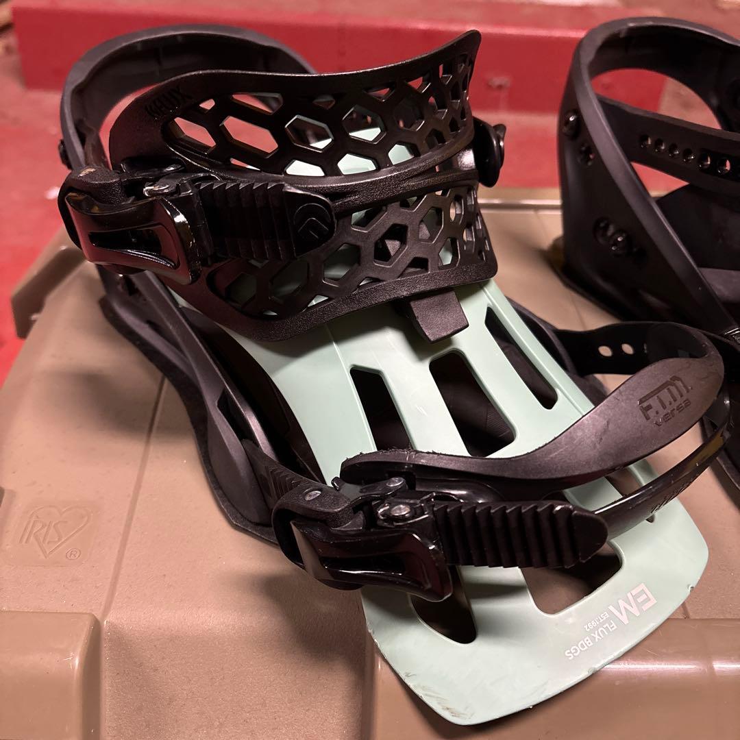 FLUX EM 2023 スノーボードビンディング ブラック/ミント