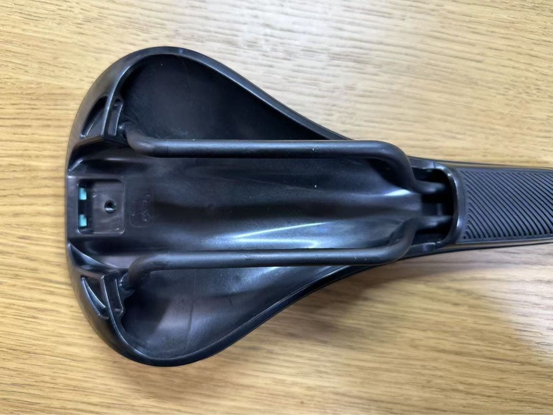 BROMPTON ブロンプトン　スーパーライト　サドル　カーボンレール