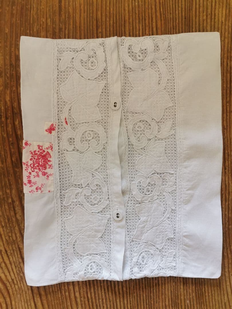 アンティーク オープンカットワーク薔薇レース イニシャル花文字刺繍 リネンカバー