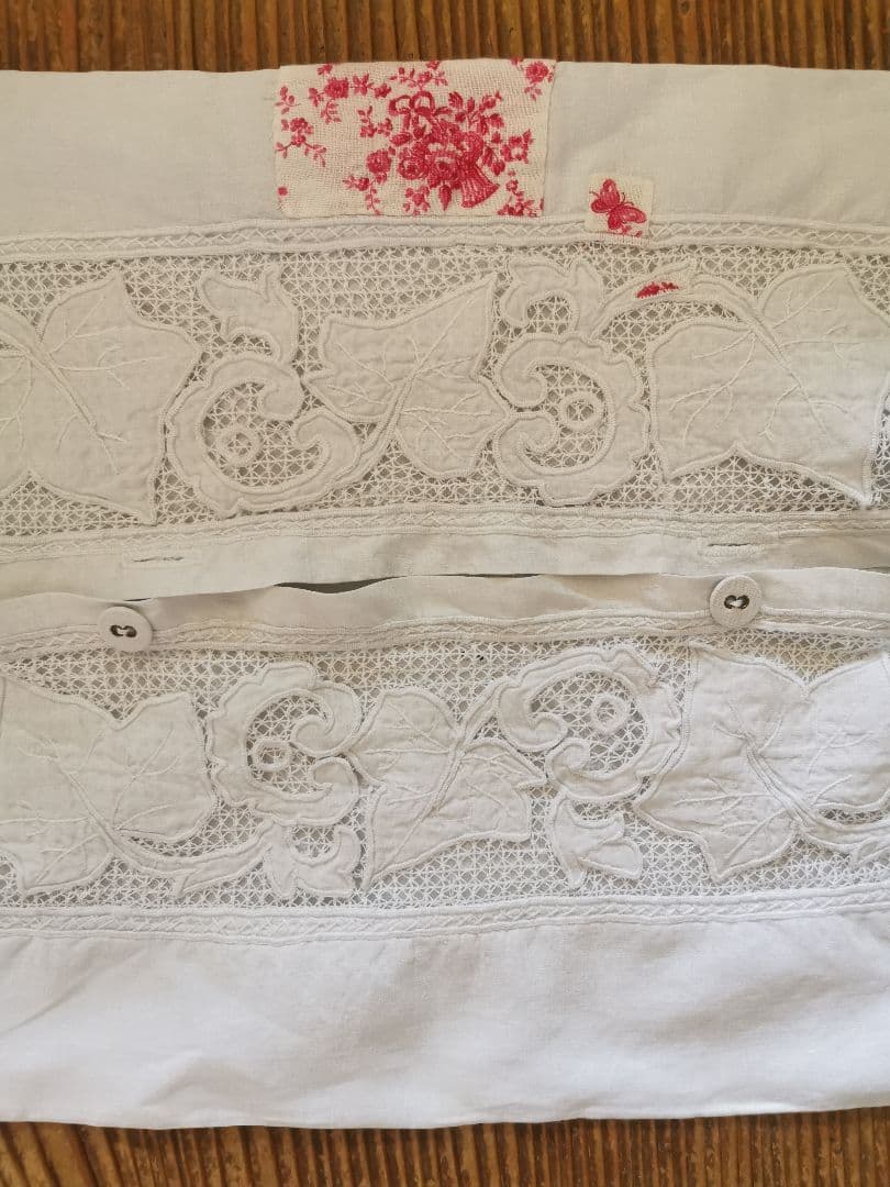 アンティーク オープンカットワーク薔薇レース イニシャル花文字刺繍 リネンカバー