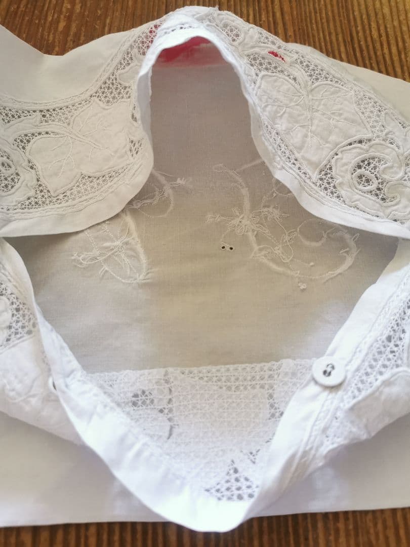 アンティーク オープンカットワーク薔薇レース イニシャル花文字刺繍 リネンカバー