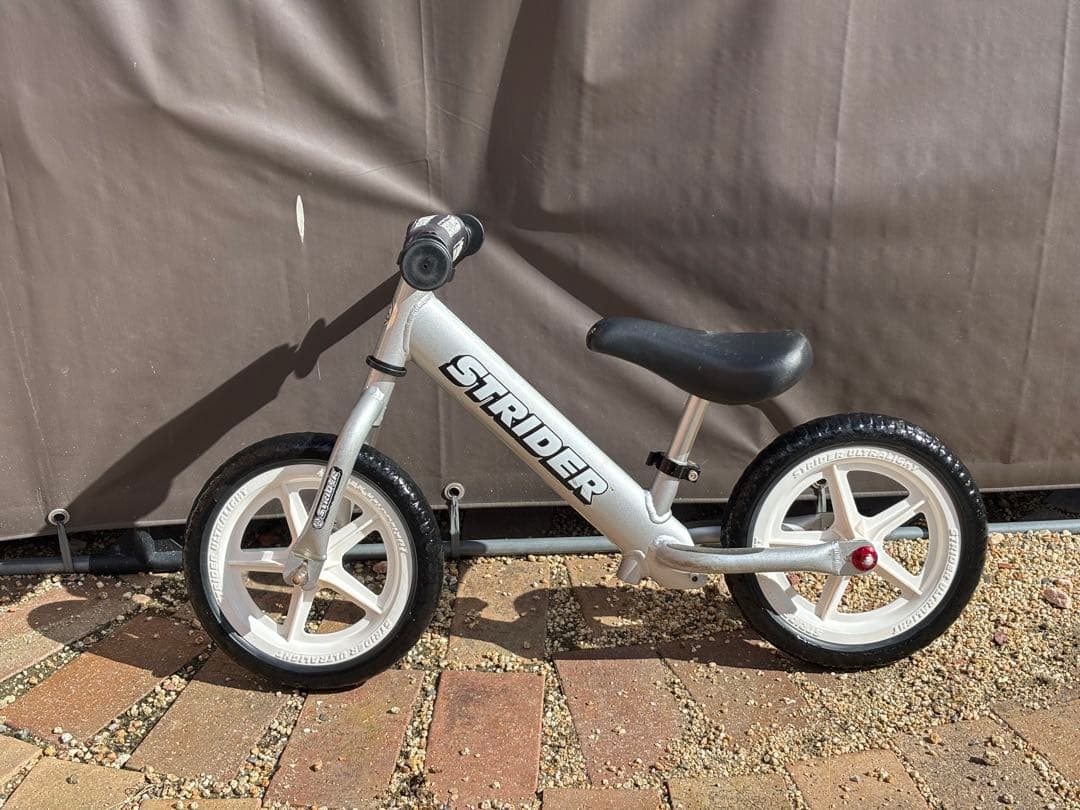 STRIDER PRO バランスバイク 12インチ シルバー EVAゴム加工