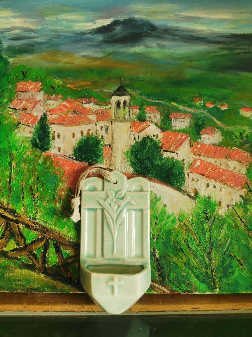 アンティーク 美しい青磁色 聖水入れ 百合紋様 十字架レリーフ 貫入 麻紐付