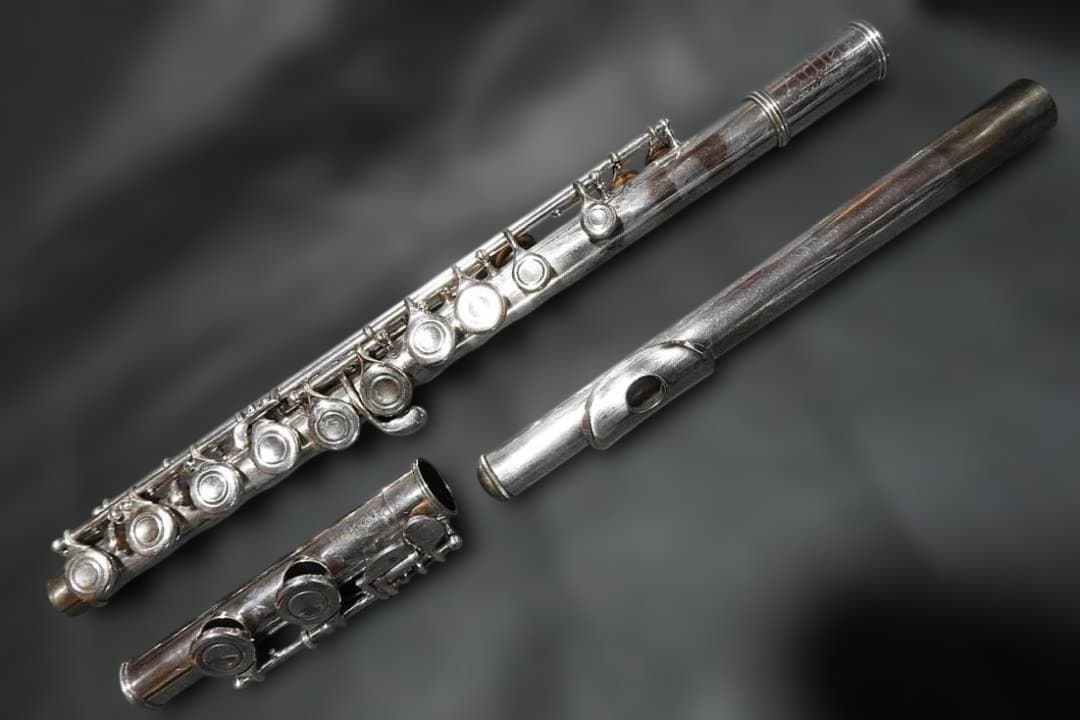 Artley フルート　レザーケース付き