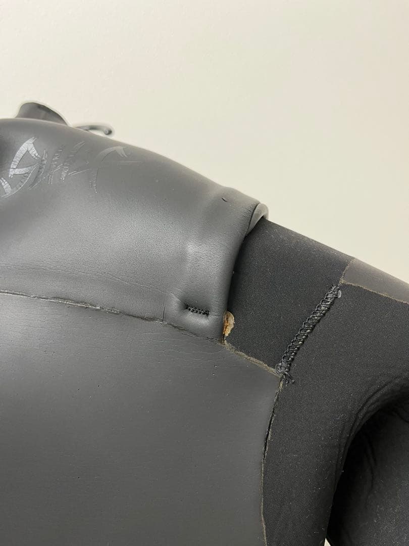 Fellow Wetsuits セミドライ　3/5ミリ