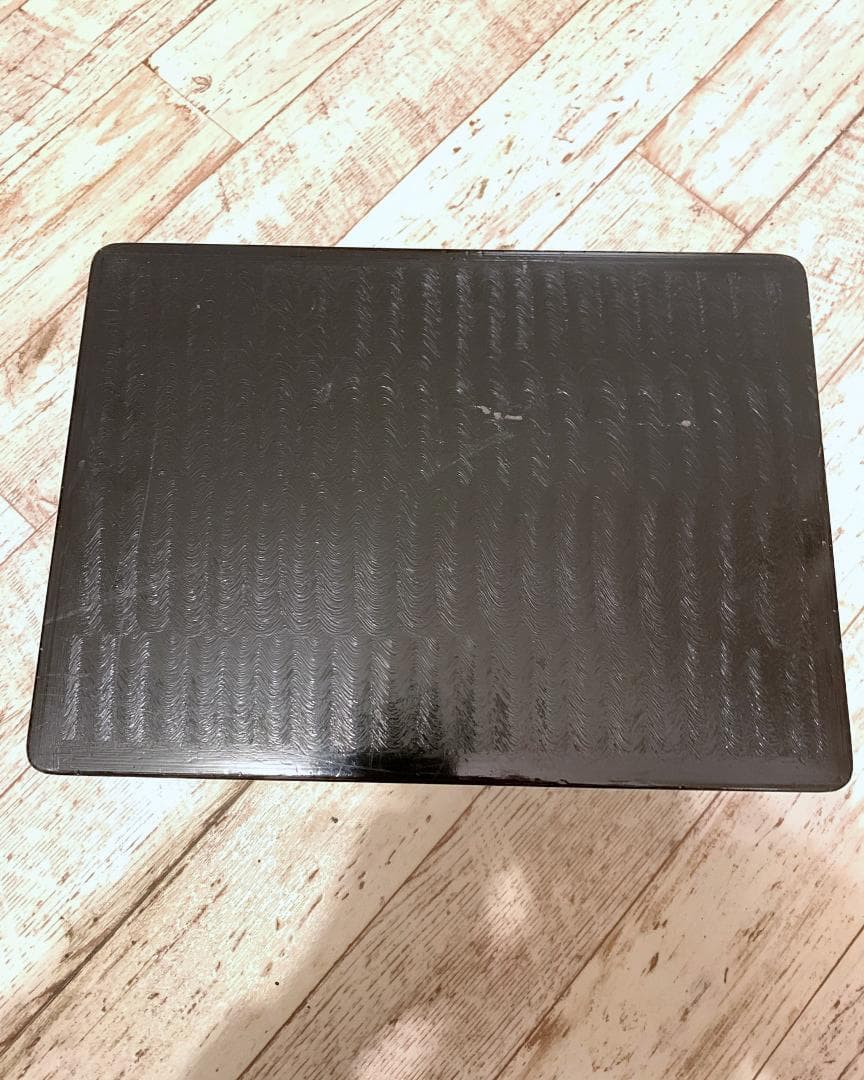 漆塗り　八重向こう梅　文箱